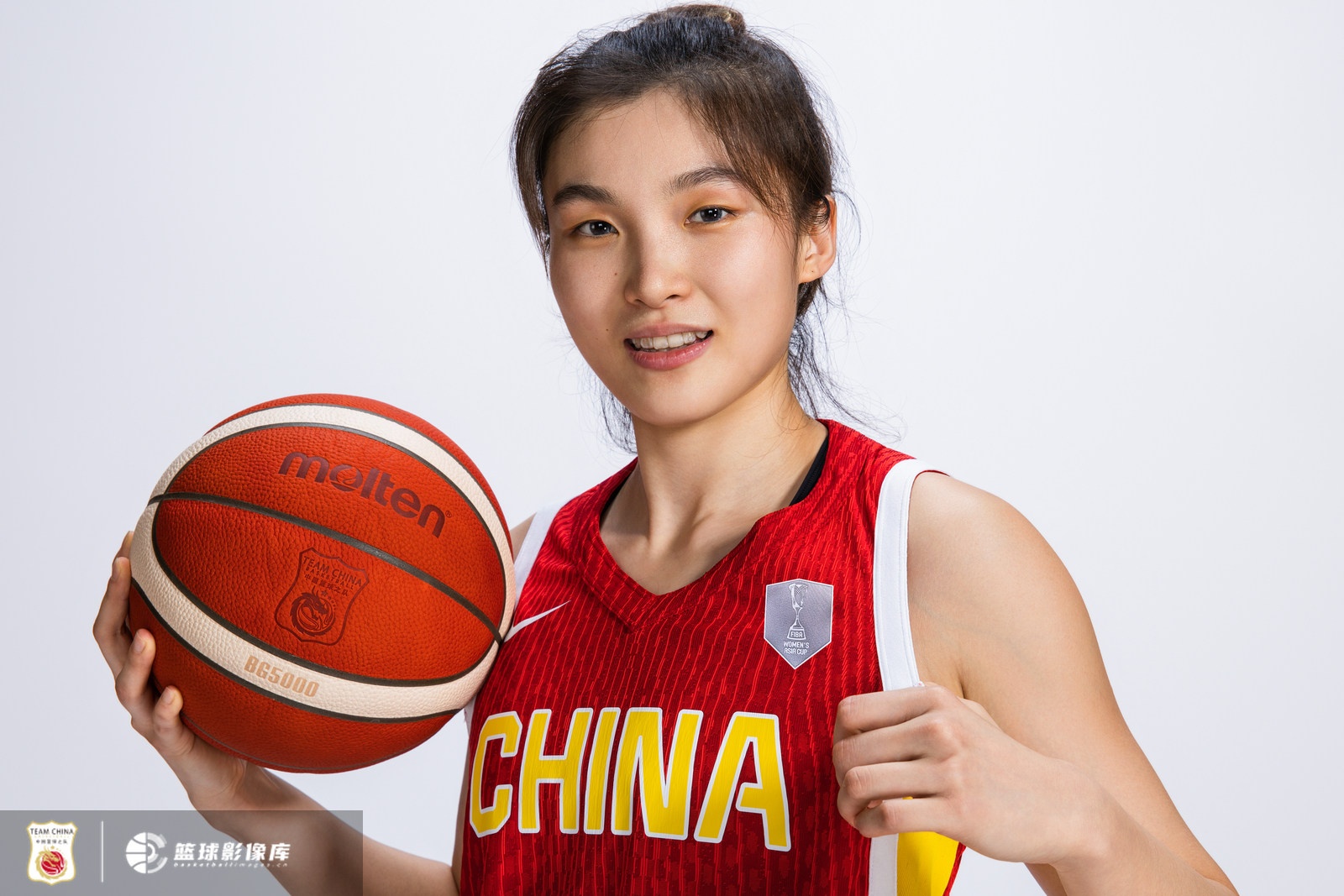 攻防壓制！楊舒予&翟若云飆進三分 中國女籃9-0收官&首節(jié)領先15分