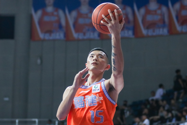 濟南時報：夏季聯(lián)賽東營站山東男籃2勝1負(fù) 陳林堅“完美”融入